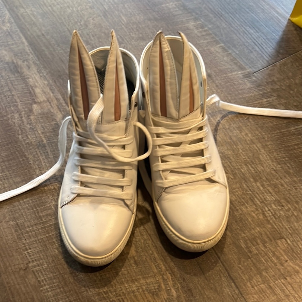 Cute sneakers for women